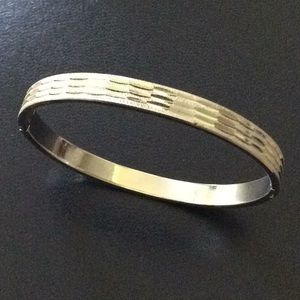 🔥Vintage gorgeous oval bangle bracelet w hinge